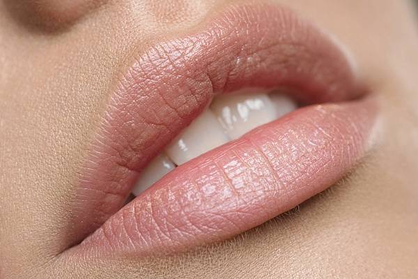 Как избавиться от морщин на губах?